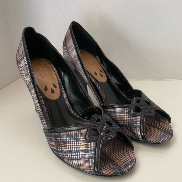 Exchange by Charles David, “Flair” Pumps/Heels, Black Plaid, 7.5M. - Picture 2 of 4